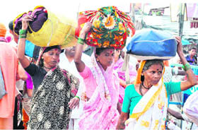 Devotees leave Haridwar after taking a dip in the Ganga at Brahamkund, Har-ki-Pauri, during the Hindu calendar month of Malmaas on Saturday.