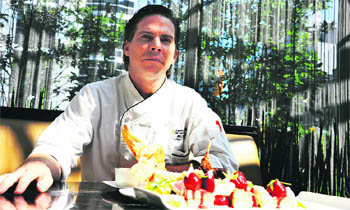Toronto has 7,000 restaurants but no specific cuisine  