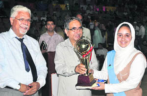  Agriculture Minister Ghulam Hassan Mir at the concluding day function of Mallinson School in Srinagar on Sunday. 