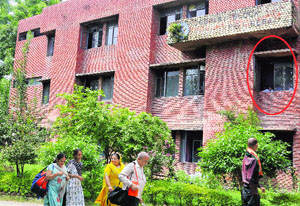 Government Model High School, Sector 12, shares its building with the PGI Rotary Serai. The serai occupies the ground floor and portions of first and second floors, while children attend classes on the first and second floors (circled) in Chandigarh.