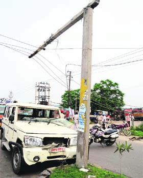 A government vehicle that hit a milkman on Hambran road in Ludhiana