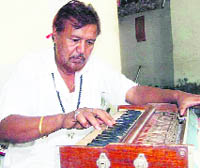 Singer Hakam Sufi. 