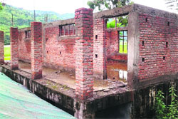 The incomplete first floor of GHSS Lassana poses a threat to the school building. 