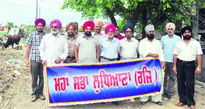 Members of the Maha Sabha, an NGO, stage a protest at Bhai Randhir Singh Nagar in Ludhiana.