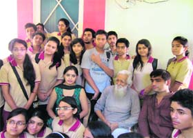 Environmentalist Sunderlal Bahuguna, along with volunteers of MAD and Doon International School, in Dehradun on Sunday