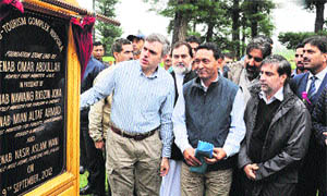 Chief MInister Omar Abdullah lays the foundation stone of Eco-Tourism Village at Heerpora on Mughal Road. 
