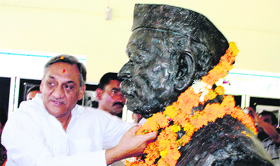 Chief Minister Vijay Bahuguna garlands a statue of Govind Ballabh Pant on his 125th birth anniversary at Khunt in Almora on Monday.