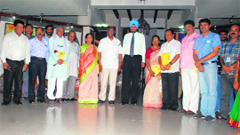 Lt Gen (Dr) DDS Sandhu (with blue turban), Vice-Chancellor of Kurukshetra University, with a 14-member team of Karnataka Vidhan Sabha at the Dharohar Museum, Kurukshetra University.