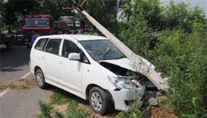 This car met with an accident on Dabwali road near Sangat Mandi on Tuesday. The mishap took place when the vehicles tyre burst. Fortunately, there was no casualty. 