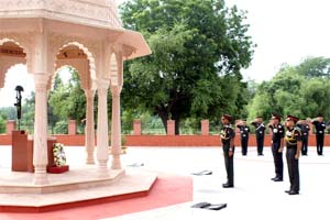 GOC-in-C, ARTRAC, Lieutenant General K. Surendra Nath visited the Bathinda Military Station on Tuesday. The Army commander laid a wreath at the Yodha Yaadgar war memorial of the Chetak Corps. The GOC-in-C also addressed the officers of the Chetak Corps. 