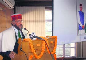 Environmentalist and Nobel laureaute RK Pachauri speaks about the challenges posed by climate change in Shimla on Tuesday