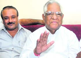 Local Bodies Minister Bhagat Chunni Lal addresses mediapersons in Jalandhar