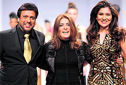 Renu Tandon (middle) with Govinda Narmada Ahuja