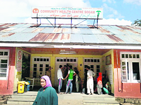 A rush of patients at a government health facility in Sogam, Lolab, which is facing shortage of staff.
