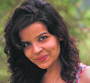 Glory Khanna is an online shopper