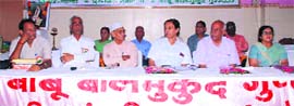 Literature lovers pay homage to Babu Balmukund Gupt on his 105th death anniversary. 