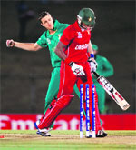 Morne Morkel celebrates the wicket of Vusi Sibanda on Friday.  Reuters