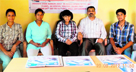 Priyanshi Kotiyal (extreme left) and Vaibhav (extreme right).