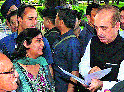 Ghulam Nabi Azad interacts with teachers at GCET in Jammu on Saturday