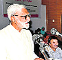 Prof H M Darda delivers a lecture in the University of Kashmir on Saturday