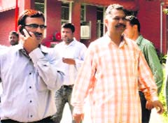SI KS Cheema (right), who was arrested by the CBI in Mani Majra on Tuesday. 