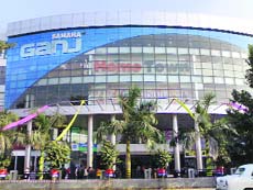 The 5-storied Sahara Ganj Mall in Lucknow is one of the largest shopping malls in India, spread over 425,000 sq. ft.