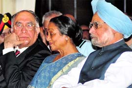 PM Manmohan Singh, Lok Sabha Speaker Meira Kumar and former Chief Justice of India Justice SH Kapadia at the swearing-in ceremony of CJI Altamas Kabir in New Delhi on Saturday.