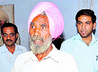 Mahinder Singh, father of deceased Jaspreet Kaur, at the Civil Hospital in Gidderbaha