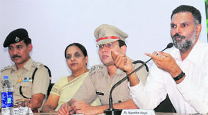 UT SSP Naunihal Singh interactes with students of Dev Samaj College in Chandigarh on Monday. 