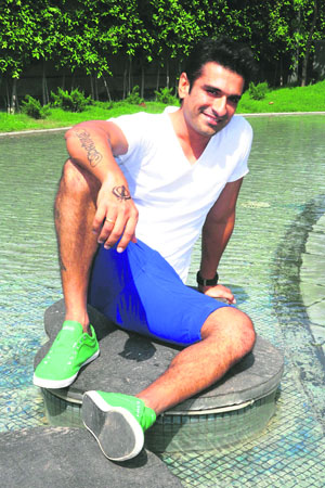 Eijaz Khan