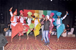 Finalist in the Indian Idol contest, Devinderpal Singh, performing at the techno-cultural fest, Tarannum, at the PTUGZS campus.