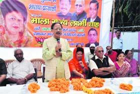 Former Chief Minister BC Khanduri addresses an election meeting in support of BJP candidate for the Tehri byelection Mala Raj Lakshmi Shah in Dehradun on Sunday