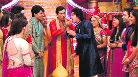 SWEET MOMENTS: Members of Star Parivaar 