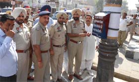 SSP Amar Singh Chahal inaugurates Farz boxes in Abohar