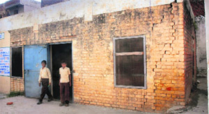 The unsafe building of Government Middle School, Purian Mohalla. 