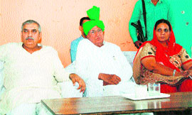 INLD chief Om Prakash Chautala addresses a press conference in Gurgaon on Sunday