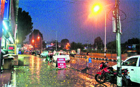 A heavy rain lashed Srinagar on Monday