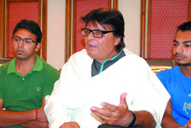 Veteran actor Satish Kaul interacts with mediapersons at a city hotel on Tuesday.