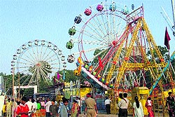Swings are the main attraction at fairs in Ludhiana