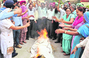 Employees protesting in Patiala. 