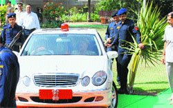 Haryana Governor Jagannath Pahadia reaches Mansa Devi Temple in his official car in Panchkula on Monday. tribune photo nitin mittal