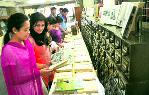 Students read books on Pt Jawaharlal Nehru at AC Joshi Library in Panjab University on Tuesday.
