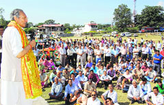 Vijai Singh Mankotia addresses a rally.