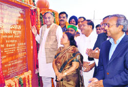 Chief Minister Vijay Bahuguna laying the foundation stone of Logistic Hub at Pantnagar on Thursday. 