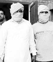 The arrested smugglers