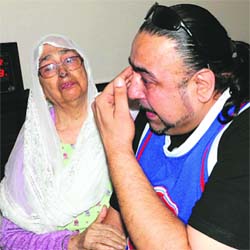 Joe Bath with Bhatti's mother Dhian Kaur
