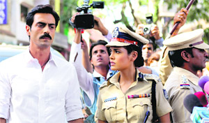 Arjun Rampal & Esha Gupta