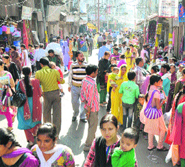 Shoppers at a market in Jammu on Sunday. 