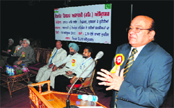 SAFMA secertery general Imtiaz Alam from Pakistan addresses a seminar on Indo-Pak relations at Virsa Vihar in Amritsar on Sunday. photo: vishal kumar 