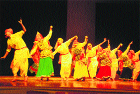 Artists present Rasia at Ratnawali-2012 in Kurukshetra University auditorium. 